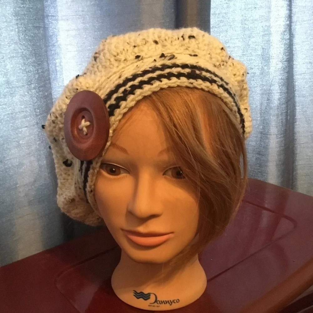 inspired Scottish style crocheted Tam and fingerless gloves made by me - Picture 2 of 9